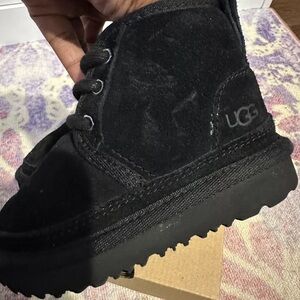 Uggs Neumel boots black Toddler 6